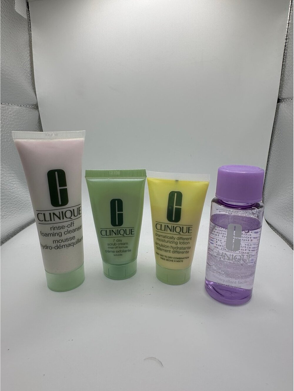 Clinique Skincare Set Cleanser, Scrub, Moisturizer, Makeup Remover, NEW